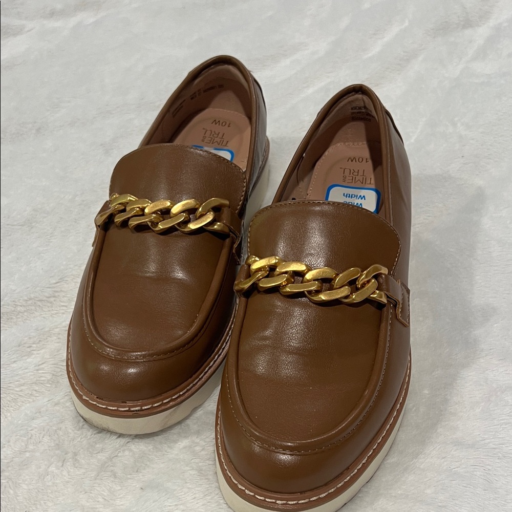 BrownFaux Leather Loafers with Gold Chain Sz 10